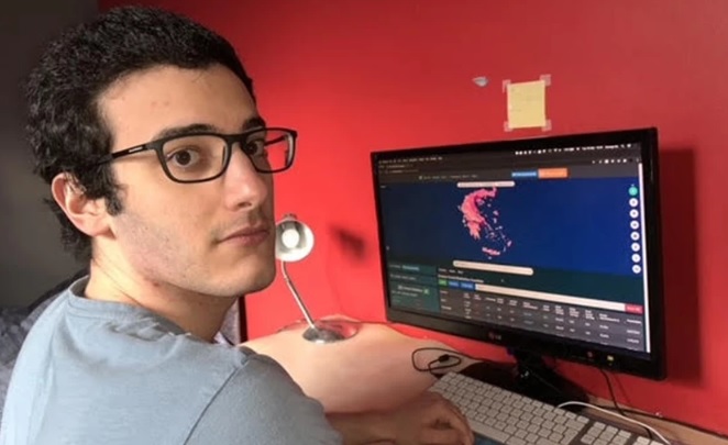 Ο 22χρονος Έλληνας που δημιούργησε μια ιστοσελίδα με στοιχεία για τον κορονοϊό και τους εμβολιασμούς ανά χώρα