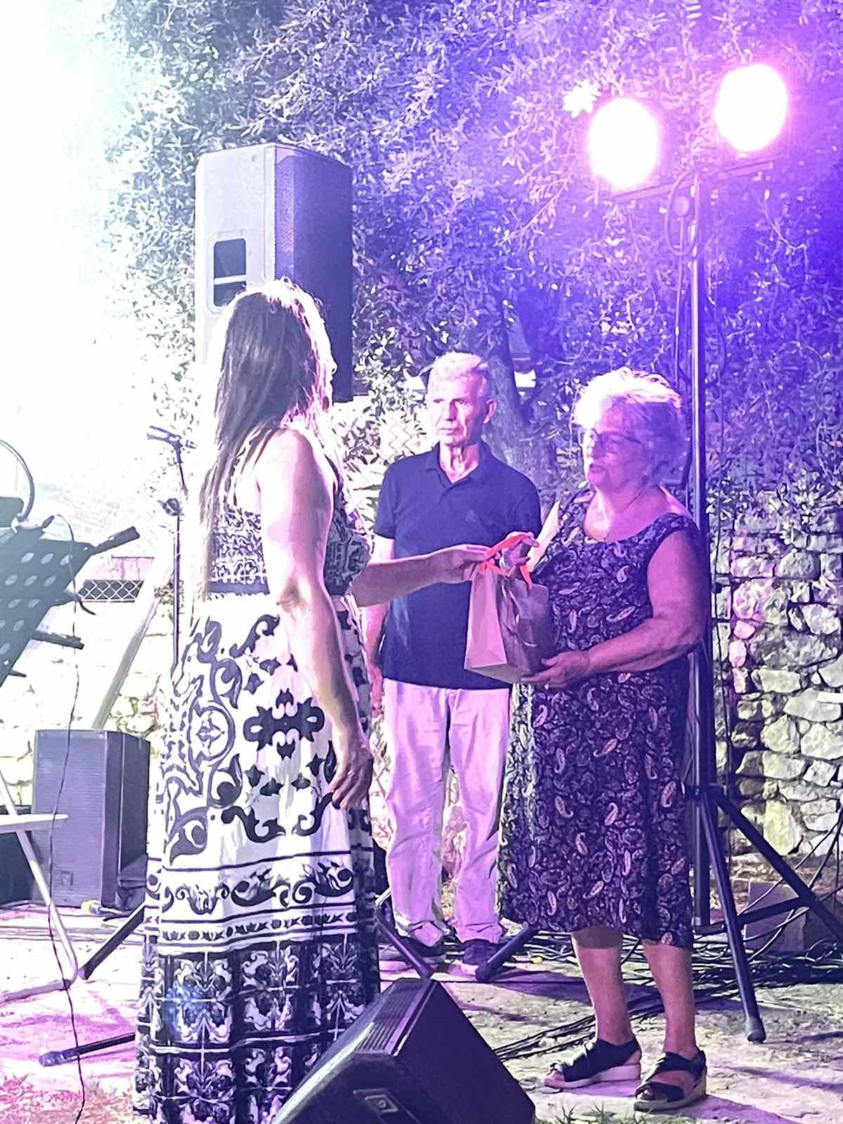 IMG-40ee0ad740b0d010033a06c42ab35f47-V