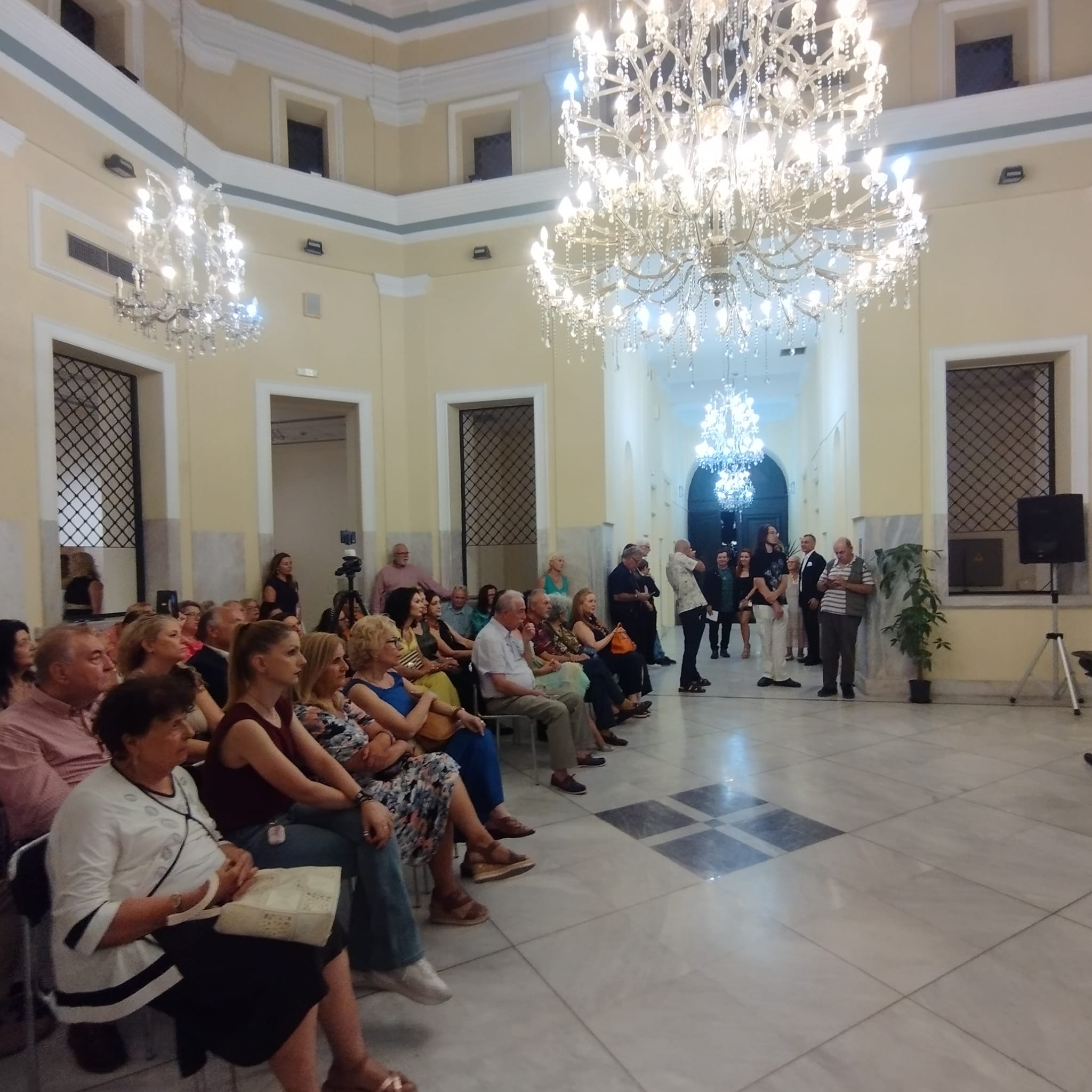 ΣΤΙΣ ΟΜΙΛΙΕΣ ΤΩΝ ΕΓΚΑΙΝΙΩΝ_24