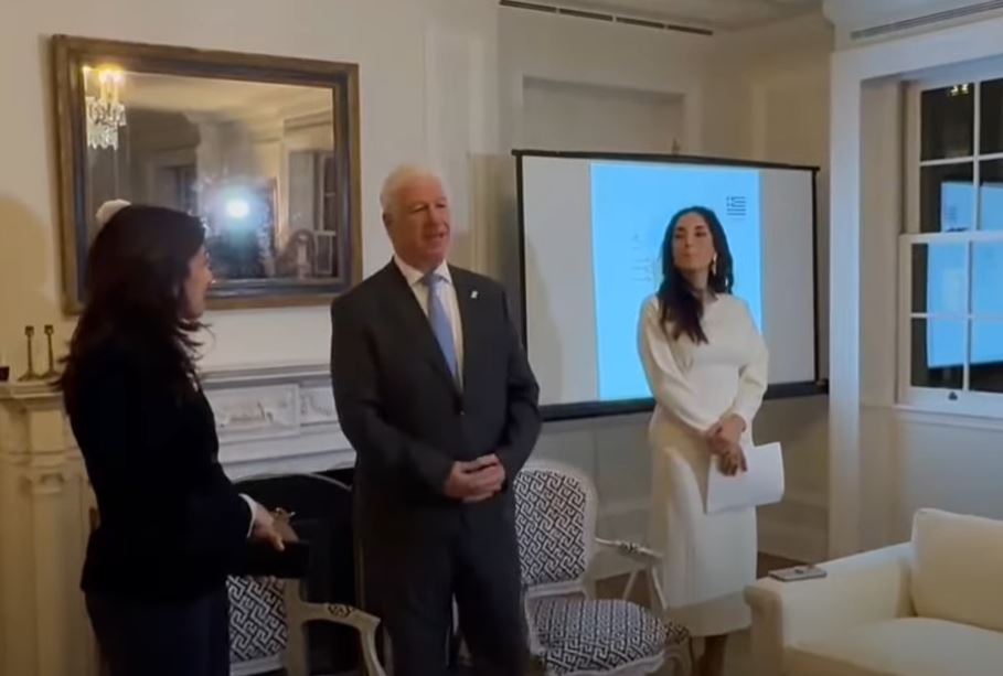 ΓΕΥΜΑ ΣΕ ΠΡΟΞΕΝΕΙΟ Ν.Υ (4)