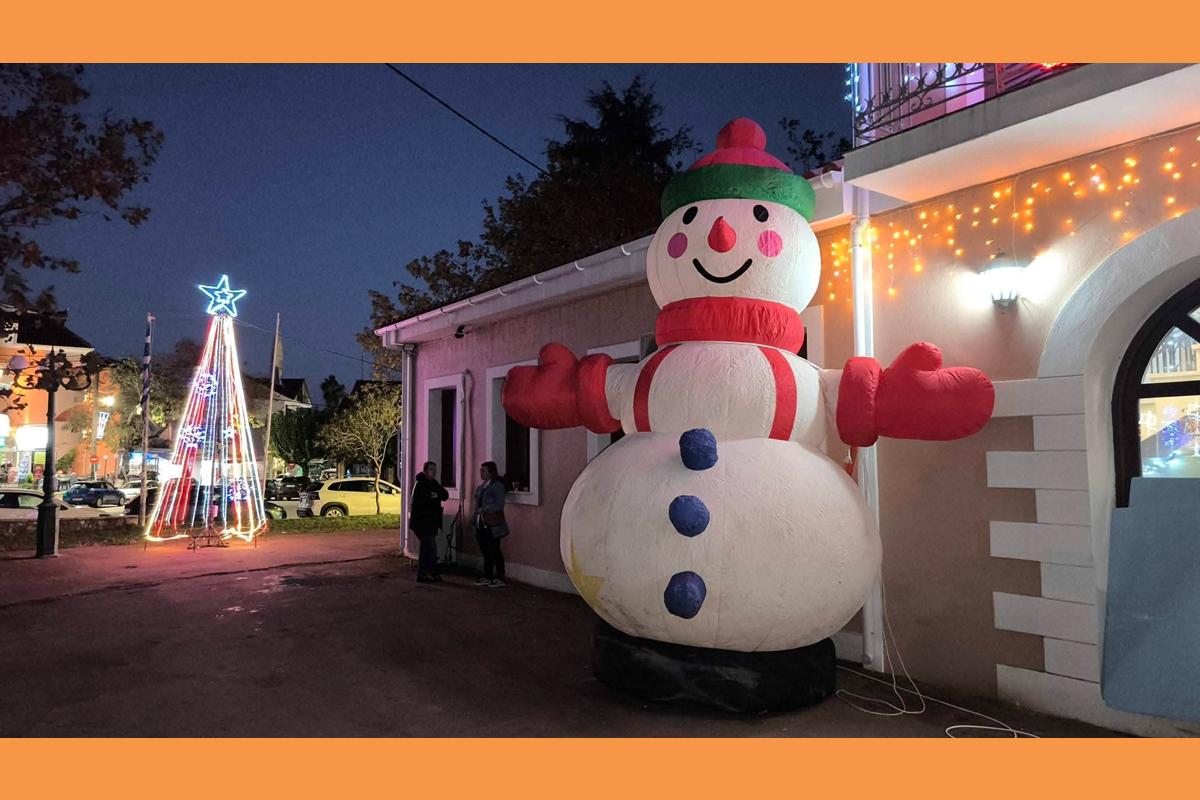 Σε άκρως εορταστικό πνεύμα έγινε το Άναμμα του Χριστουγεννιάτικου Δέντρου στον Πόρο Κεφαλονιάς!