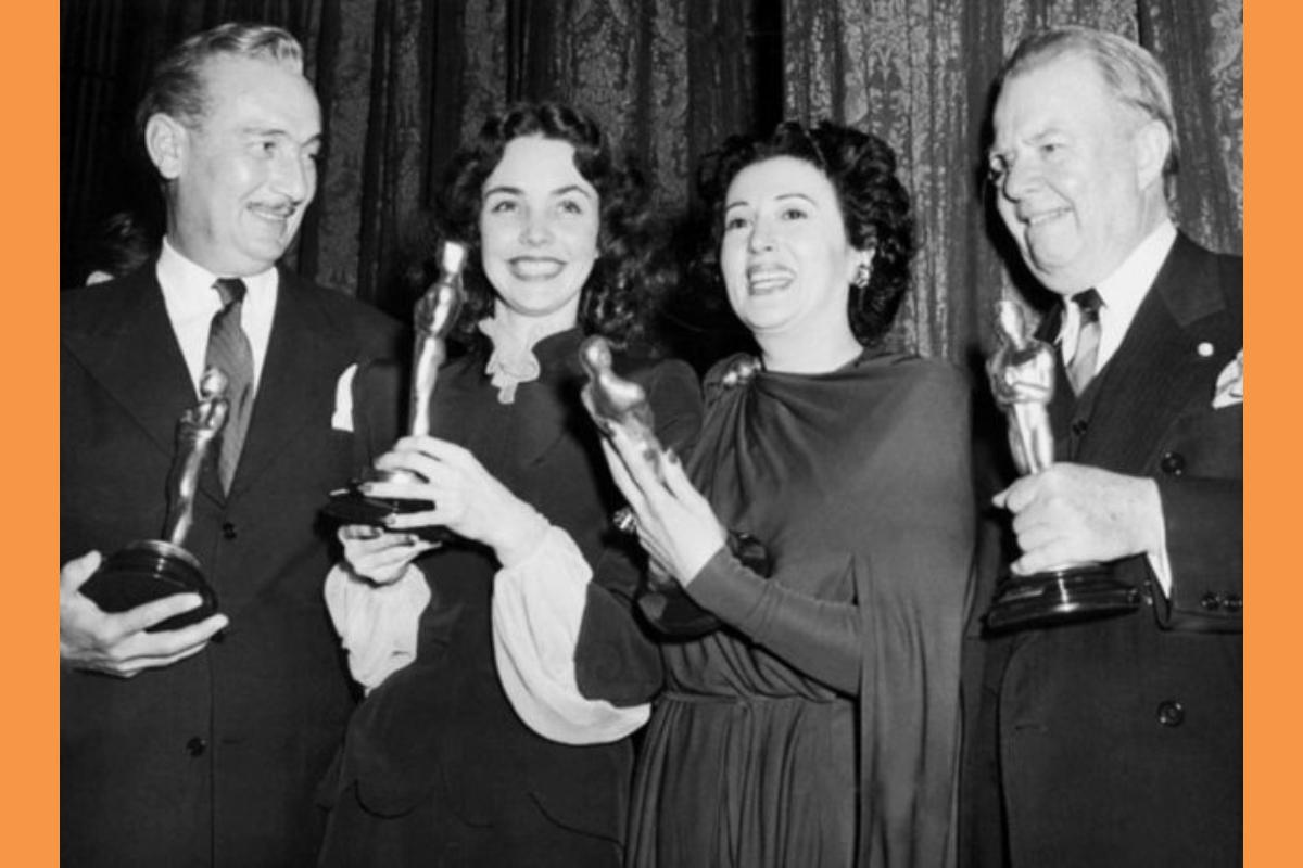 Katina Paxinou Oscar (Copy)