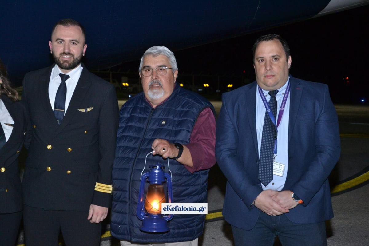 Στην Κεφαλονιά το Άγιο Φως –Εντυπωσιακή πομπή από μοτοσυκλετιστές στον Αρχάγγελο [εικόνες +βίντεο]