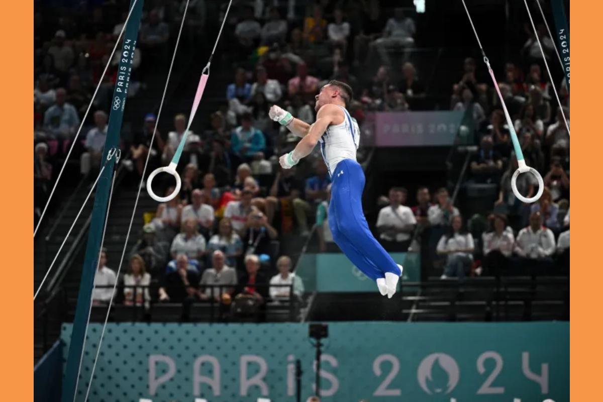 Μοναδικός Πετρούνιας: Χρυσό μετάλλιο για τον «Άρχοντα των Κρίκων» στο Παγκόσμιο Κύπελλο του Καΐρου