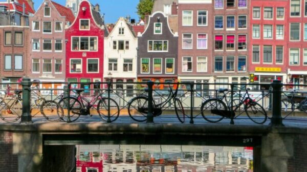 amsterdam-768×448 (Copy)