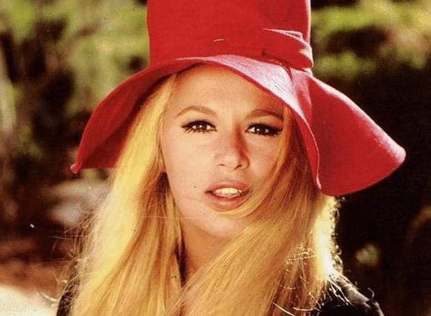 Aliki Vougiouklaki