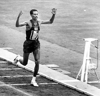 Abebe_Bikila-s