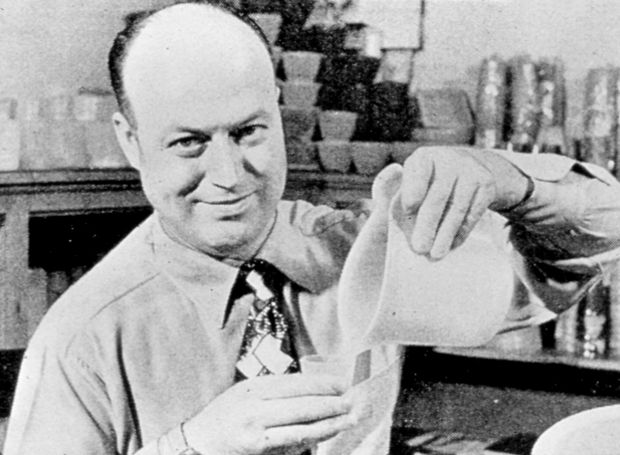 Earl S. Tupper / Die Verwendung Dieses Bildes Ist Für Redaktionelle Zwecke Honorarfrei. Abdruck Bitte Unter Quellenangabe: "obs/Tupperware Deutschland GmbH"